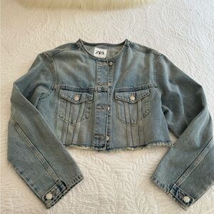 Zara denim collarless jacket in Small in EUC